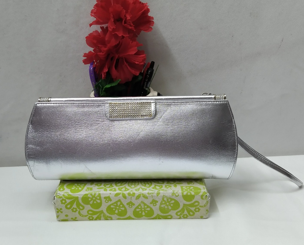 Stuart Weitzman Silver Leather Clasp Wristlet Wallet